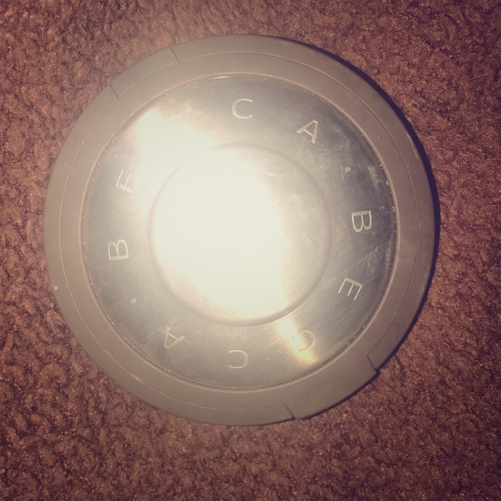 Becca powder foundation in tobacco